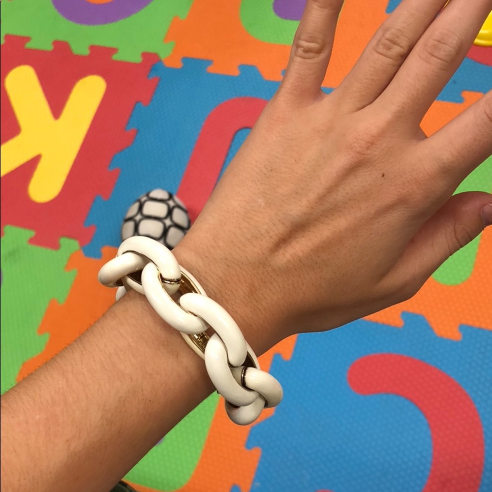 White and gold bracelet